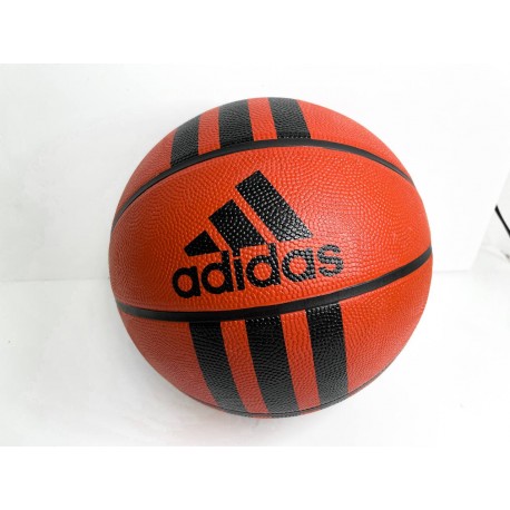 כדור של אדידס