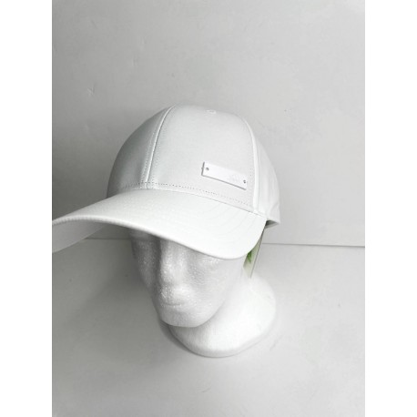 כובע של אדידס